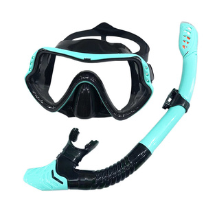 Juego de buceo de esnórquel para adultos de alta calidad con válvula de purga de vidrio recubierta antivaho y boquilla de silicona antisalpicaduras - Product Image 2