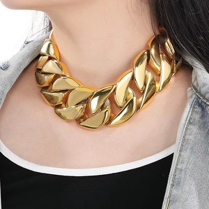 Collana <span class=keywords><strong>girocollo</strong></span> all'ingrosso pesante <span class=keywords><strong>argento</strong></span> 32mm 43mm in acciaio inox a maglie cubane <span class=keywords><strong>girocollo</strong></span> placcato in oro per le donne - Product Image 1
