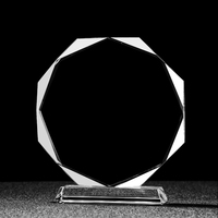 Usine chinoise de trophées en cristal : Vente en gros de trophées en verre vierges, ronds et octogonaux, à prix abordable, pour récompenses de compétition et souvenirs