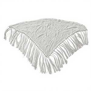 Hiyab Triangular de Viscosa al por Mayor con Estampado Floral y Flecos para Mujer Musulmana, Ligero, Transpirable, Antibacterial, de Secado Rápido, Largo, OEM, ODM - Product Image 3