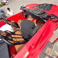 Voiture aquatique à faible vitesse de type supercar avec coque en LLDPE, moteur hors-bord à essence pour compétition de course et surf