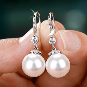 Orecchini pendenti effetto perla da donna, semplici ed eleganti, accessori moda per l'uso quotidiano - Product Image 1