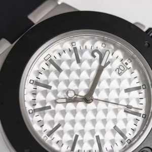 Reloj Mecánico Deportivo de Aleación de Aluminio de 40 mm con Esfera Mate de Escamas de Pez, Cristal de Zafiro, Alarma, Estilo Número de la Suerte y Parte Trasera de Titanio - Product Image 4