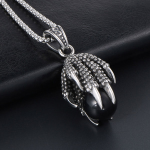 Colgante de garra de dragón de acero inoxidable con incrustaciones rojas, collar para hombre SP437 - Product Image 3