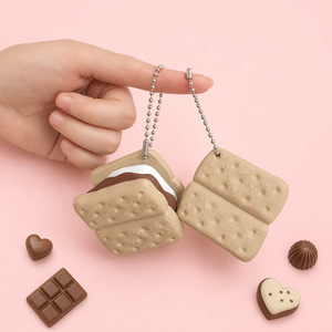 FUSEJOY Nouveauté très demandée : Jouet imprimé en 3D en forme de biscuit au chocolat, outil de décompression à bouton-poussoir, porte-clés - Product Image 5