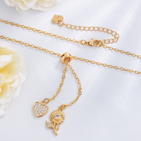 Collar de Lujo de Alta Gama Serie Océano para Mujer, Colgante de Estrella de Mar Dorada de Moda, Diseño Europeo Americano Transfronterizo en Forma de Corazón