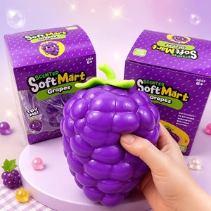 Juguete Antiestrés de TPR Suave con Forma de Fruta Simulada Gigante: Melocotón, Fresa, Uva, Piña, Oso - Juguete Sensorial para Aliviar el Estrés - Product Image 4