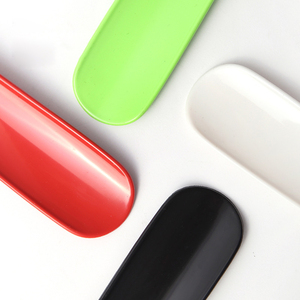 Corne de chaussure portable en plastique coloré à poignée longue de 40.5cm, bon marché, abs/pp, corne de chaussure solide et colorée pour les paresseux - Product Image 4