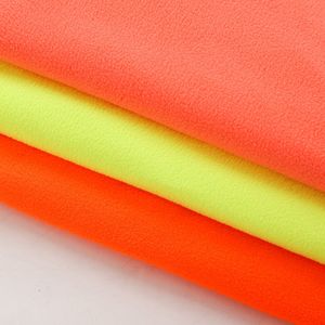 Stock prêt de tissu polaire doux tricoté de couleur unie 100% polyester motif brossé anti-pilule pour vêtements textiles de maison - Product Image 1