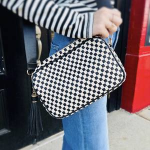 Sac bandoulière tissé à motif damier pour femme en PU, sac à main de <span class=keywords><strong>voyage</strong></span> avec sangle réglable et pompon - Product Image 2