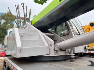 25-Tonnen-Kran zum Verkauf Gebrauchter ZOOMLION Teleskop-Auslegerkran Wenig Betriebsstunden mit Motor Getriebe Lager Kernkomponenten - Product Image 5