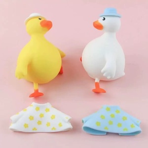 Pato de Silicona Antiestrés, Relleno de Harina, Educativo, Portátil, Juguete de Broma, Disfraz de Pato Amarillo Lindo - Product Image 3