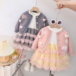 Costume pour filles 2025 Nouveau <span class=keywords><strong>pull</strong></span> cardigan décontracté pour enfants en tissu uni respirant à manches longues Robe de printemps et d'automne pour <span class=keywords><strong>bébé</strong></span> <span class=keywords><strong>fille</strong></span> Douce - Product Image 4