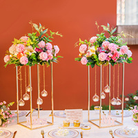 Support à fleurs en métal doré, cadre cube de 60 cm, centre de table avec boule de fleurs pour la décoration de table de mariage ou de banquet