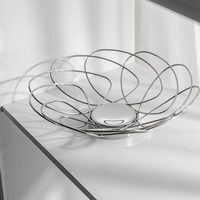 Nordic Style Roestvrijstalen Metalen Fruitplaat Mand Handmatige Bediening Holle Bloembladen Ontwerp Voor Huishoudelijke Opslag Groentegereedschap