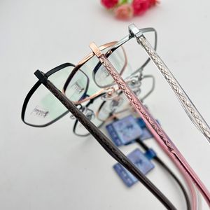 Venta al por mayor de gafas de moda mixta montura óptica de metal retro mujeres hombres monturas de gafas ópticas surtidas al azar monturas ópticas - Product Image 5