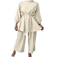 Approvisionnement direct usine Yiduoduo – Nouvel ensemble deux pièces tendance uni avec ceinture en polyester 21028