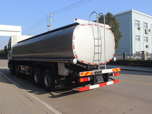 <span class=keywords><strong>Camion</strong></span>-citerne robuste pour le transport de fluides destiné aux opérations de lavage de puits pétroliers - Product Image 5