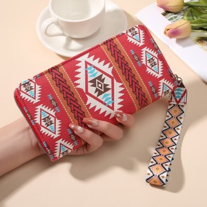 Cartera Larga Personalizada para Mujer con Patrón Azteca, Tarjetero Portátil, Correa de Muñeca, Cierre de Cremallera, Monedero con Cómodo Acceso de Cremallera - Product Image 2