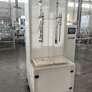 Machine <span class=keywords><strong>de</strong></span> remplissage chimique semi-automatique PLC pour la manipulation <span class=keywords><strong>de</strong></span> bouteilles en plastique <span class=keywords><strong>de</strong></span> boissons, <span class=keywords><strong>de</strong></span> détergents liquides, d'<span class=keywords><strong>eau</strong></span> <span class=keywords><strong>de</strong></span> <span class=keywords><strong>Javel</strong></span> et <span class=keywords><strong>de</strong></span> substances acides corrosives - Product Image 4