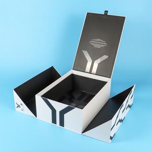 Boîtes rigides à double porte avec logo personnalisé Crown Win, impression UV spot, texte de marque à l'extérieur et à l'intérieur, aimant en V, avec accessoires et inserts en option - Product Image 5