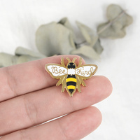 Dessin animé mignon abeille broche alliage émail abeille sortes gouttes d'huile abeille broche épinglettes