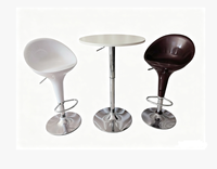 Ensemble de table et chaises de bar hautes en plastique pour l'extérieur