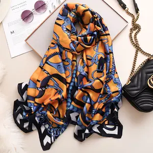 Оптовые продажи лучшая дизайнерская шелковые шарфы-Оптовая продажа, новый дизайн 2020, турецкие шарфы, лидер продаж, роскошный китайский шелковый шарф с принтом и металлической цепочкой