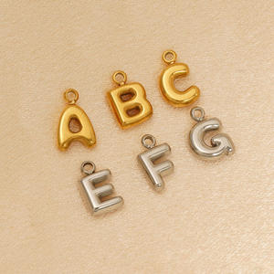 Breloques Lettres Alphabet en Acier Inoxydable Plaqué Or 18K Tendance A-Z Pendentifs Initiaux pour Fabrication de Bijoux DIY Colliers Enfants - Product Image 4