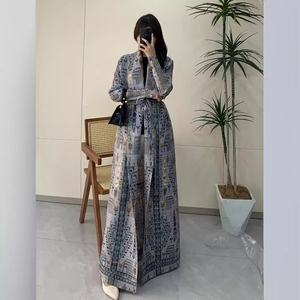 Miyake femmes élégant plissé Abaya à manches longues manteau Cape imprimé pour le printemps automne article chaud exportation moyen-orient <span class=keywords><strong>belle</strong></span> - Product Image 2