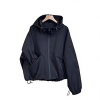Nouvelle veste coupe-vent décontractée noire à capuche et fermeture éclair pour femme, collection automne 2025 – Tendance