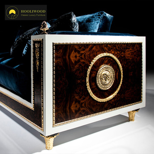 Sofá de terciopelo europeo real de lujo, sofá de 3 plazas azul oscuro con patas doradas, medallón de León de madera tallada para sala de estar de Villa - Product Image 4