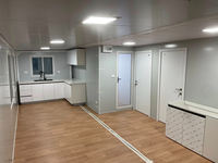 Petite maison préfabriquée en bois pliable et mobile 20 pieds/40 pieds Conteneur Maison extensible Panneau sandwich Acier Boutique/Villa moderne