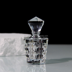 Vente en gros de flacons de <span class=keywords><strong>parfum</strong></span> pour <span class=keywords><strong>homme</strong></span> Qicheng 12 ml en verre arabe, flacons en <span class=keywords><strong>cristal</strong></span> transparent pour huiles essentielles - Product Image 1