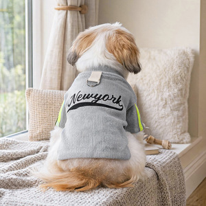 PETCIRCLE Ropa para Mascotas para Primavera y Otoño, Perros Pequeños, Cachorros, Linda, Sencilla, Versátil, Mangas a Rayas, Estilo Nueva York - Product Image 1