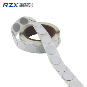 Lập trình ntag 215 <span class=keywords><strong>chip</strong></span> 504 byte RFID NFC chống kim loại mini tag Nhãn dán nhãn RFID trên kim loại mini tag Sticker - Product Image 4