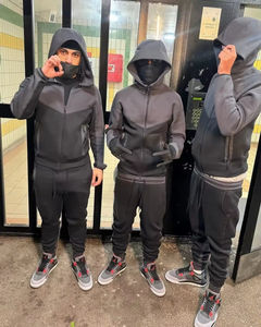 Tuta Sportiva Nera in Tessuto Tecnico per Uomo, Felpa con Cappuccio e Zip, Set Due Pezzi per Palestra e Allenamento Fitness - Product Image 3