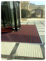 Tapis d'entrée mince d'isolation phonique de support en caoutchouc d'alliage d'aluminium de modèle géométrique antidérapant de style moderne pour l'usage à la maison commercial