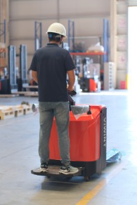 Elektrische pallettruck 2 ton CBD20III, staande bediening, palletwagen met elektromagnetische rem voor magazijn - Product Image 4