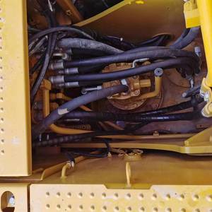 Mini-excavatrice sur chenilles 315D2 d'occasion, haute qualité, prix compétitif, moteur et pompe inclus, poids opérationnel de 15 tonnes, testée et inspectée - Product Image 6