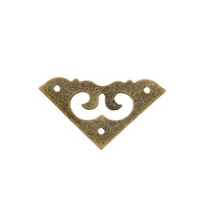 Protections d'angle rétro 3 cm, style bronze antique, design nuage ajouré pour boîtes en bois - Product Image 4