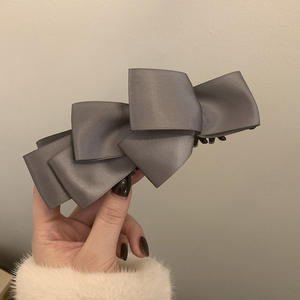 Pinza para el pelo tipo banana de color liso y sencillo, estilo coreano, accesorio de tela y plástico para mujer, para bodas, fiestas y aniversarios. - Product Image 4