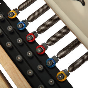 Lit de <span class=keywords><strong>yoga</strong></span> durable et de haute qualité avec logo personnalisé en bois de chêne Pilates Reformer Machine Reformer pour usage domestique - Product Image 6