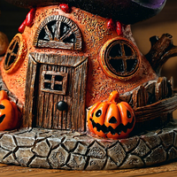 Figurine en résine maison magique fantastique avec chapeau de sorcière, toit, crâne, citrouille et esprit d'arbre pour la décoration de table à la maison