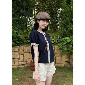 T-shirt pour femme de qualité supérieure, écologique, coupe ajustée, avec détail boutonné, étiquette personnalisée, fournisseur vietnamien, mélange de coton - Product Image 3