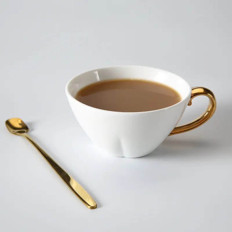 Высококачественная Роскошная керамическая кофейная чашка WEIYE с блюдцем, фарфоровая кружка с золотой ручкой, Набор чашек для послеобеденного чая с подносом 200 мл