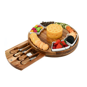 Avec bols en céramique, épandeurs de couteaux, ardoises, planche à fromage ronde en bois d'acacia <span class=keywords><strong>craie</strong></span> et ensemble de couteaux Planche à fromage avec logo personnalisé - Product Image 1