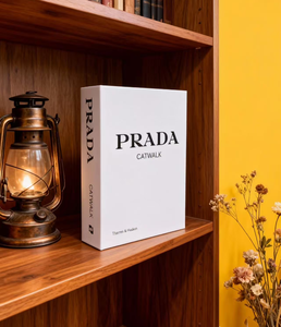 デコレーションブック ラグジュアリー 開閉可能 フェイクブック ホームデコレーション 有名ブランド風 モダン 装飾ブック - Product Image 1