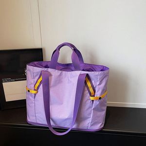 Sac de sport de grande capacité avec logo personnalisé en gros, nouveau style, sac de voyage imperméable, loisirs, sport, femmes, hommes, pour les voyages, les pique-niques - Product Image 1