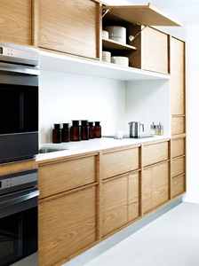 Hotte de cuisine en bois fini, cuisine de luxe, design moderne intelligent, armoires italiennes, îlot de cuisine modulaire en marbre, armoire de cuisine noire - Product Image 3